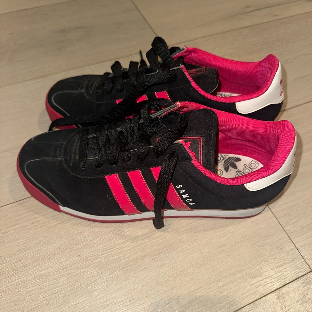 adidas Samoa Women's Black & Hot Pink Athletic Sneakers
